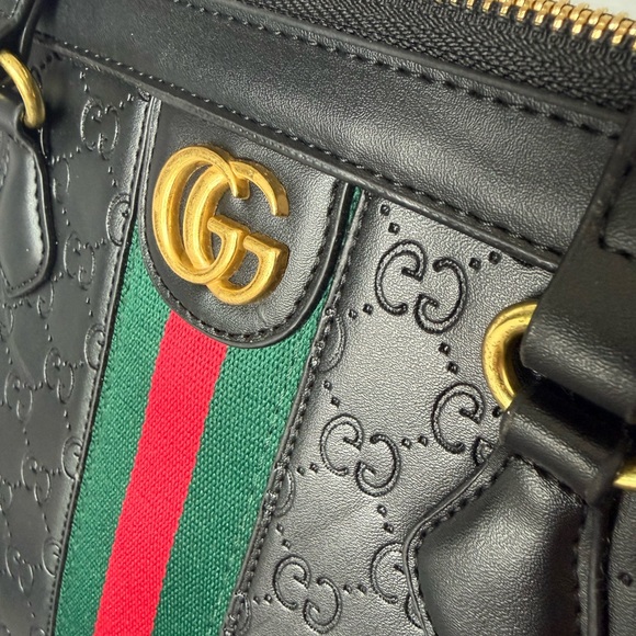 Gucci Black Embossed Shoulder Bag with Red and Green Accent - Picture 3 of 17